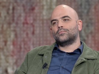 Saviano a processo per diffamazione: aveva definito Meloni “bastarda”