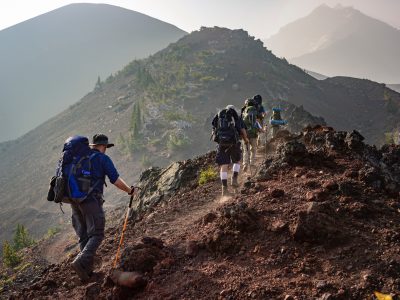 I benefici del trekking: i consigli per praticarlo con consapevolezza