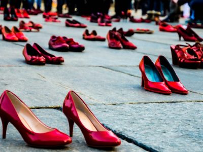 Allarme femminicidi: nel 2022 su 221 omicidi 82 sono donne