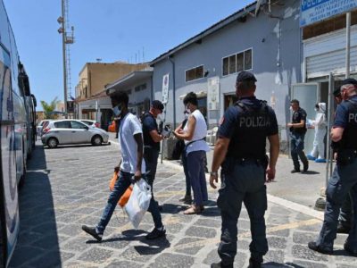 Immigrazione clandestina: 3 arresti e 44 perquisizioni in tutta Italia